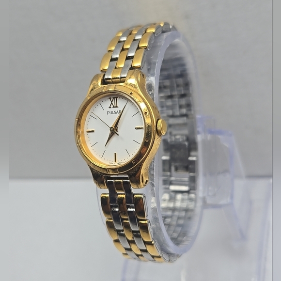 Womens Pulsar By Seiko Gold Silver Two Tone Watch New Battery V811-X019 Runs - Picture 2 of 10